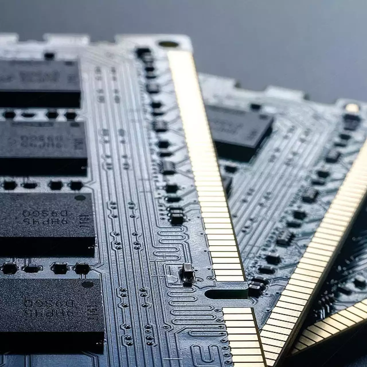 Использование одного модуля памяти вместо двух снижает FPS в играх