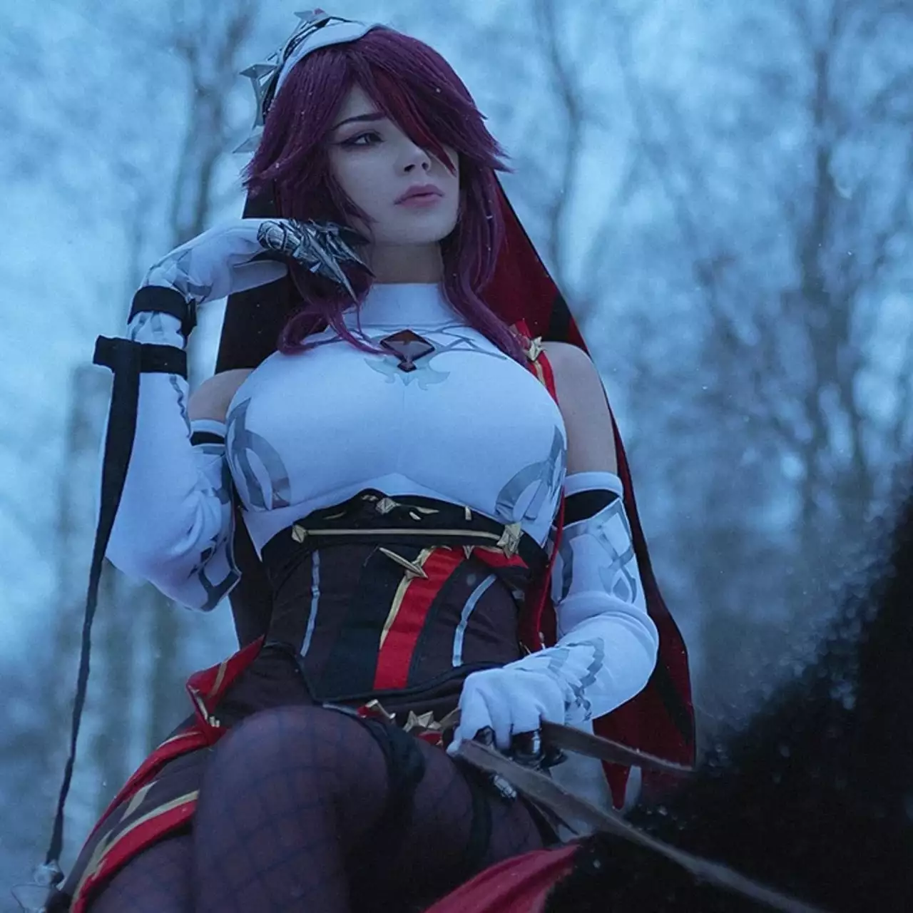 Косплеерша показала реальную Розарию из Genshin Impact