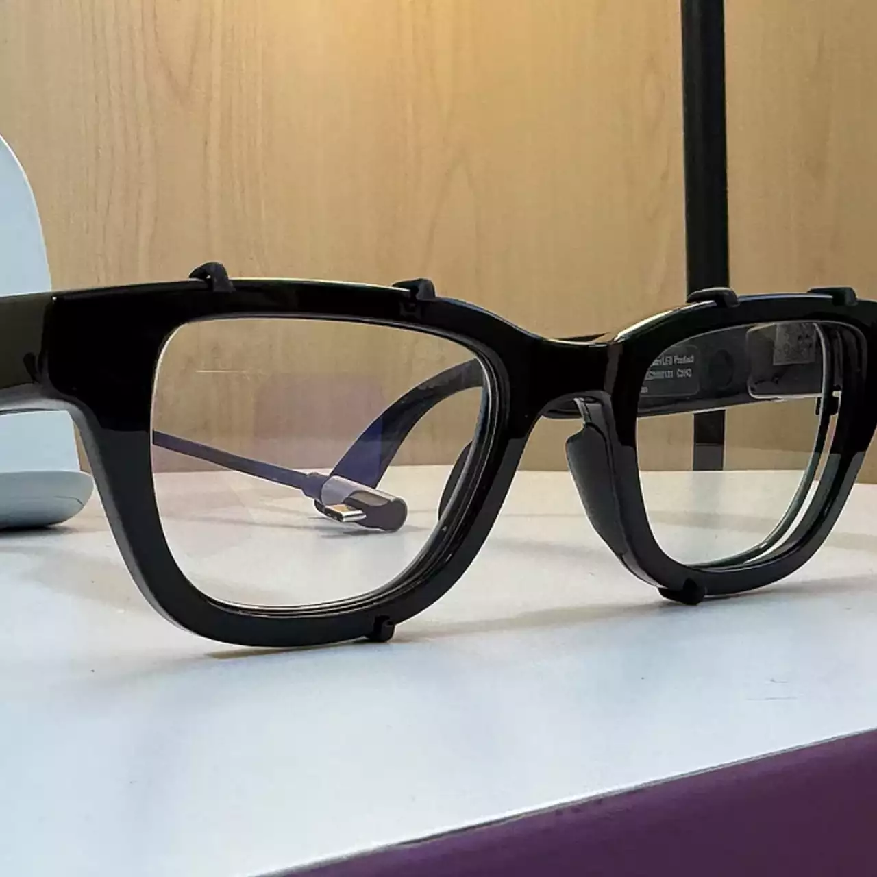 Google представила обновления для Galaxy XR и показала новые умные очки на Android XR