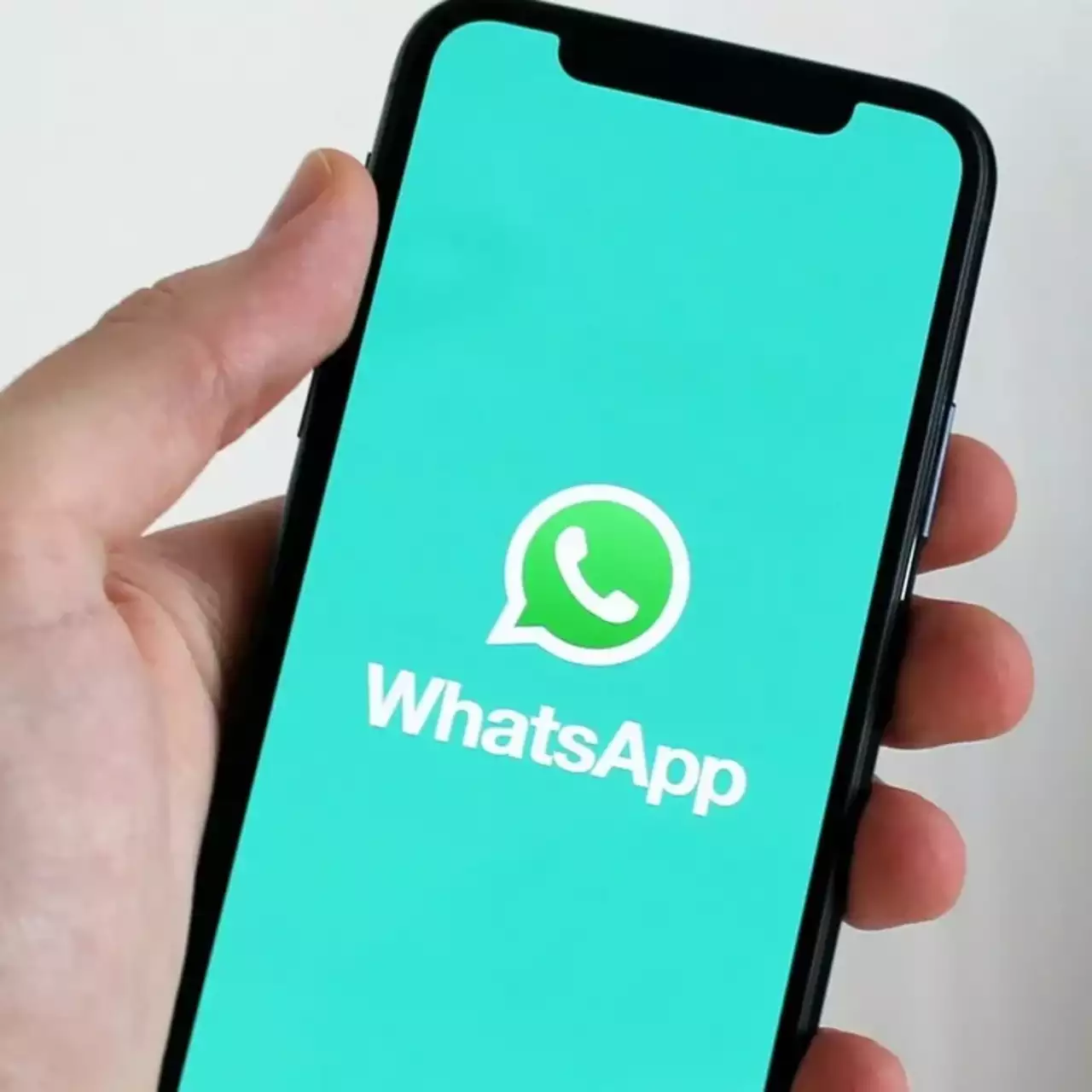 Пользователи WhatsApp из России массово жалуются на сбои в работе мессенджера