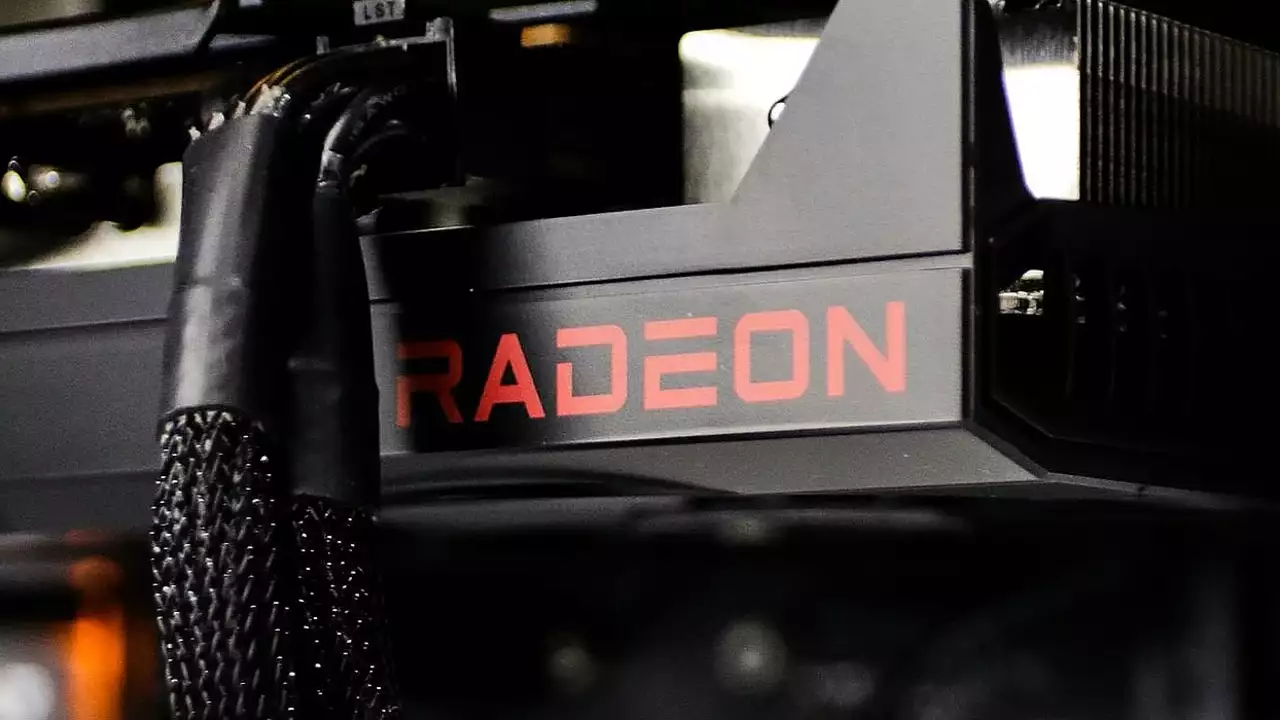 
          Настольные APU AMD Ryzen AI PRO 400 показали на слайде во время выступления у партнера
        