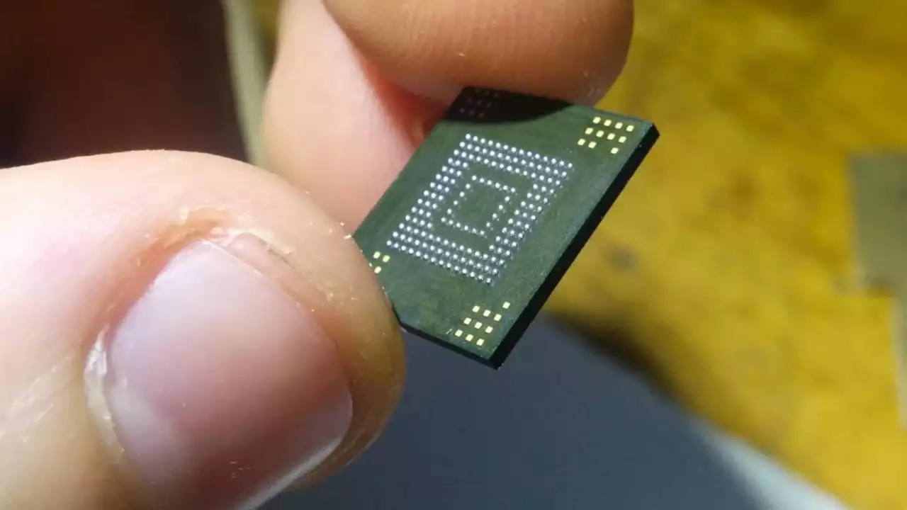 
          Рост цен на память DDR4 и DDR3 продолжится в 2026 году
        