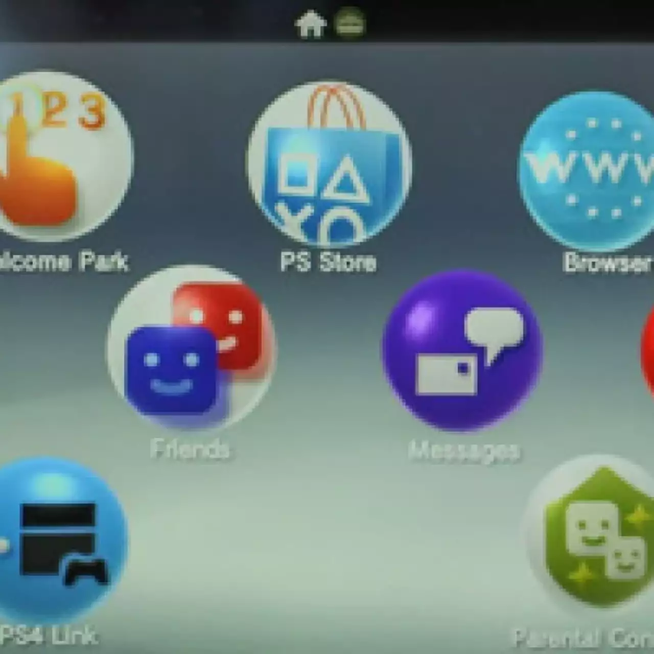 PS Vita Slim появится в России