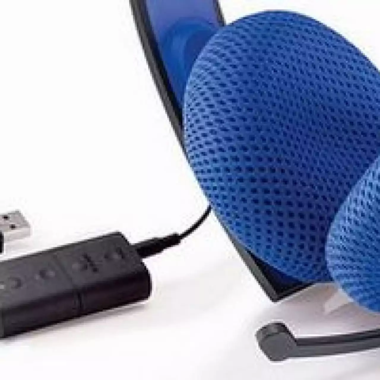 Sony представила набор Silver Wired Stereo Headset Sony представила набор Silver Wired Stereo Headset
