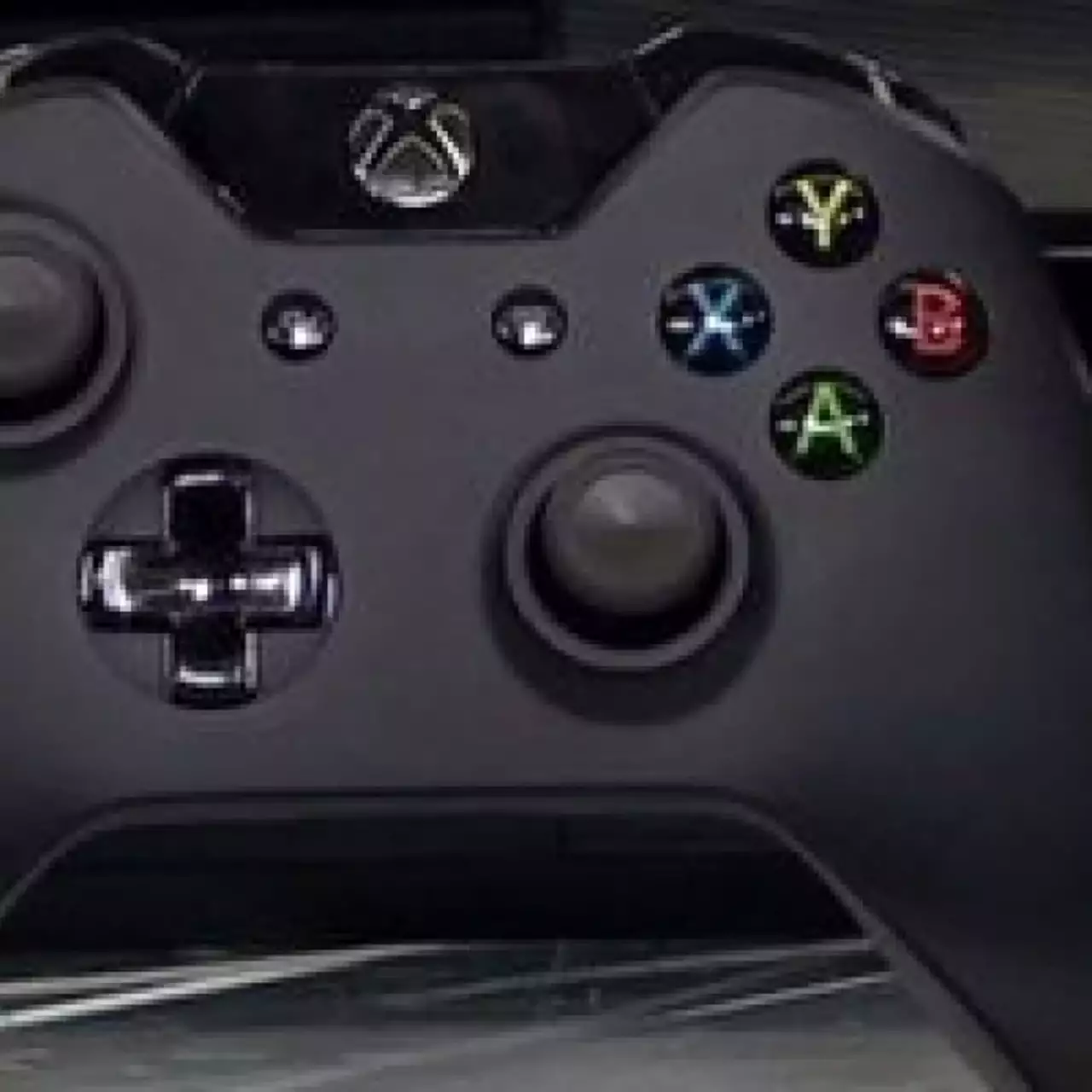 Xbox One сильно шумит? Microsoft заменит её на новую!