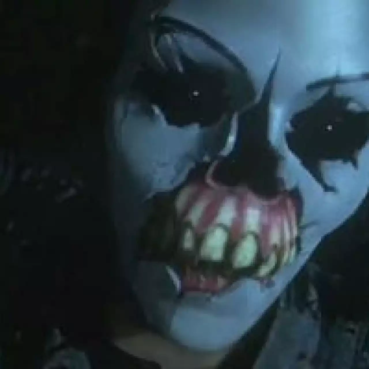 The Game Awards: в трейлере Until Dawn девушка прячется под кроватью от маньяка в маске клоуна The Game Awards: в трейлере Until Dawn девушка прячется под кроватью от маньяка в маске клоуна