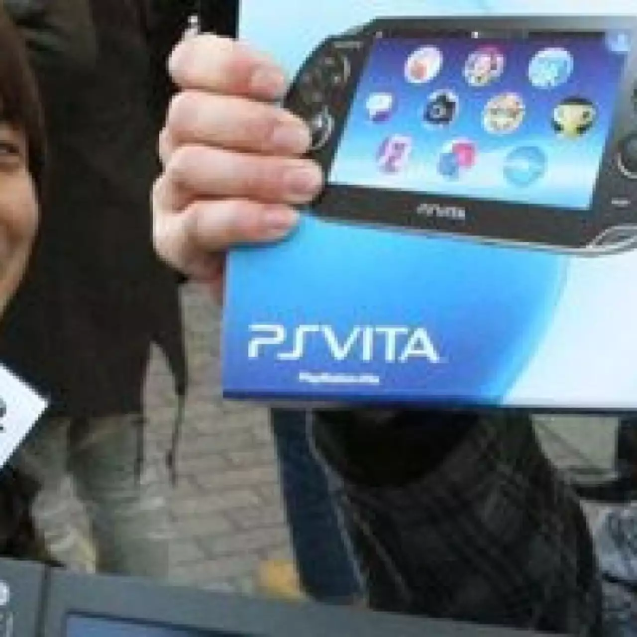 В сети доступно руководство пользователя PS Vita