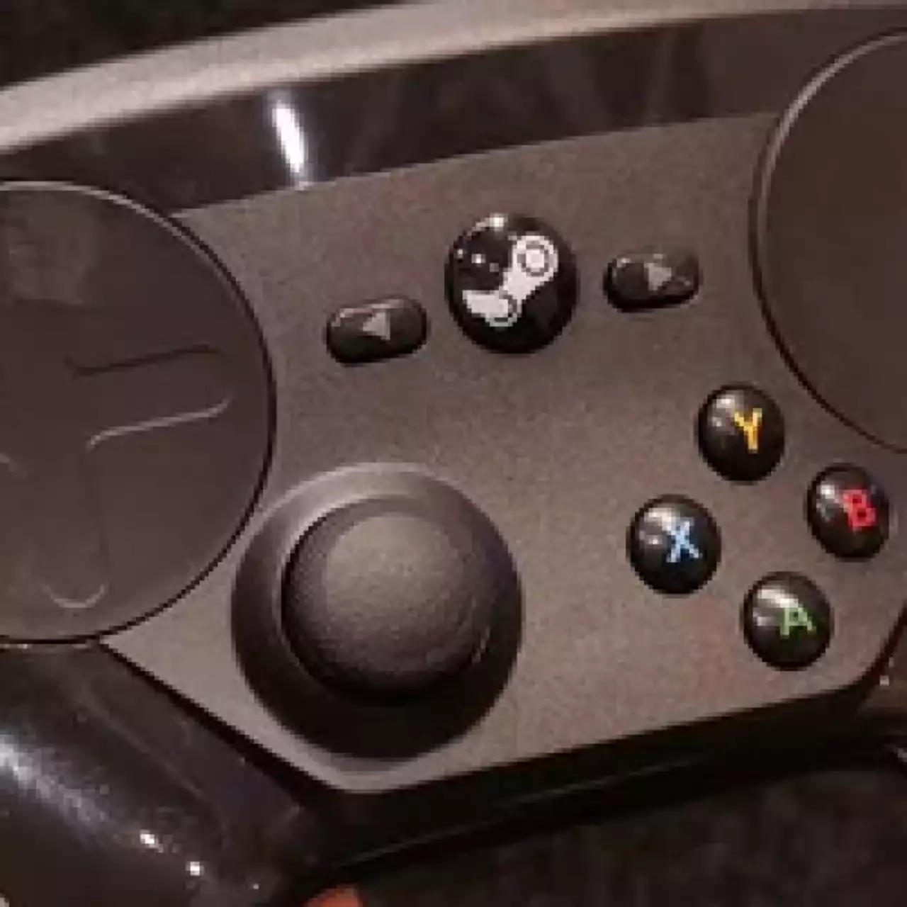На GDC 2015 показали финальный вариант Steam Controller На GDC 2015 показали финальный вариант Steam Controller