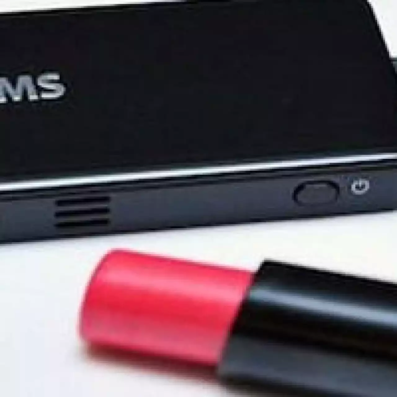 Microsoft представила компьютер-флешку на Windows 8.1 Microsoft представила компьютер-флешку на Windows 8.1
