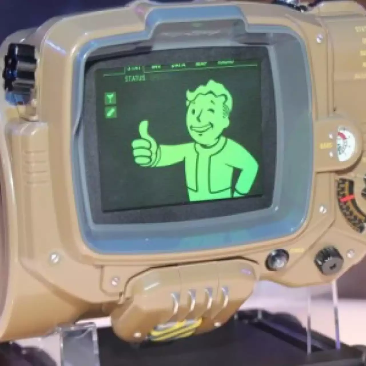 Bethesda больше не может производить аксессуар Pip-Boy