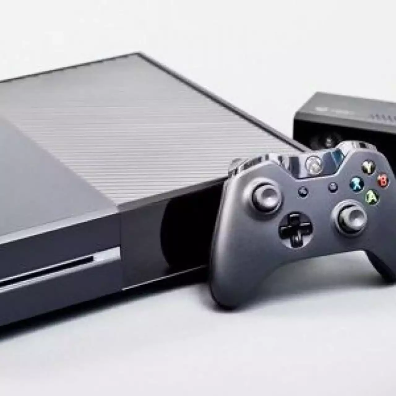 Microsoft не уверена, что Xbox One одолеет PS4 Microsoft не уверена, что Xbox One одолеет PS4