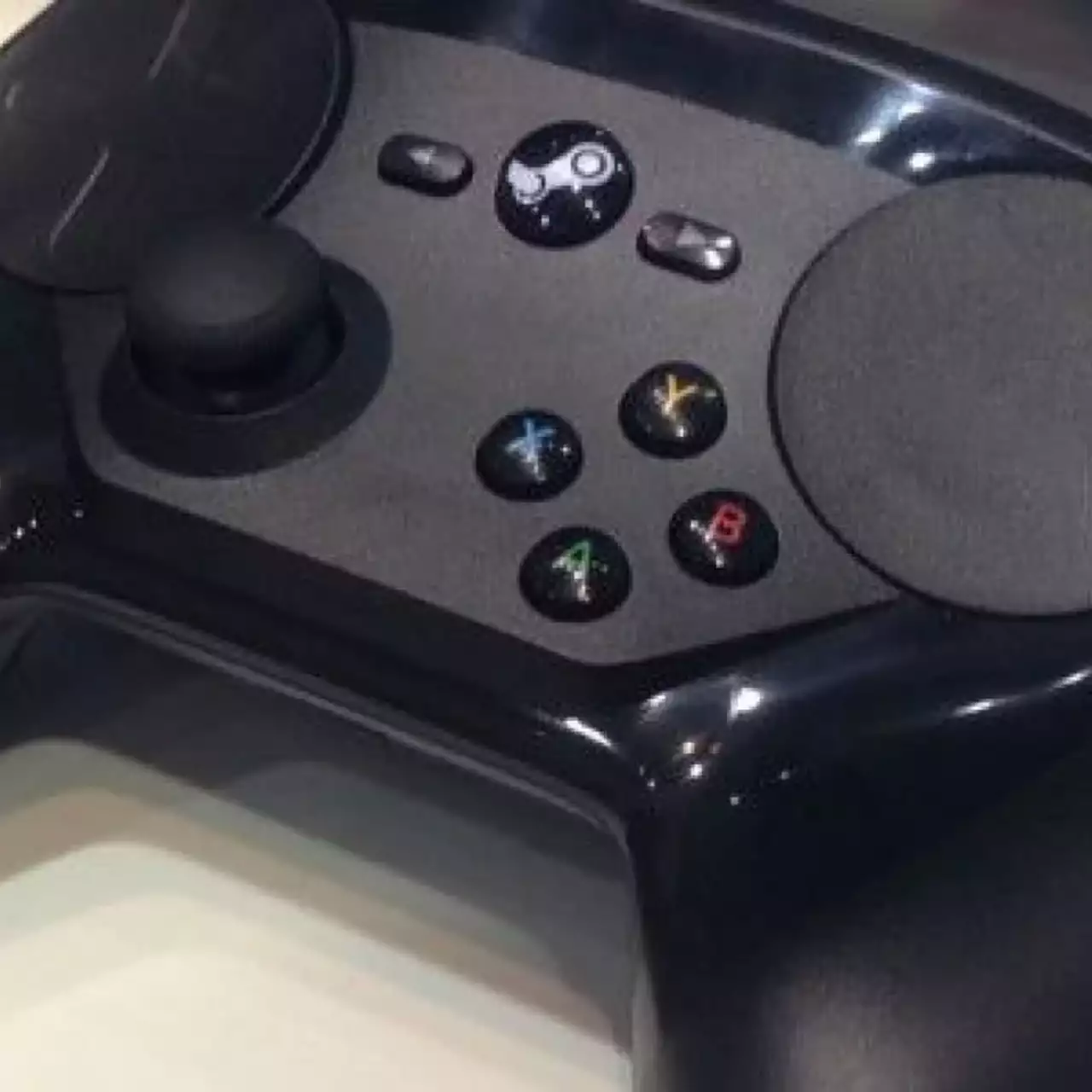 Steam Controller собирается бездушными машинами Steam Controller собирается бездушными машинами