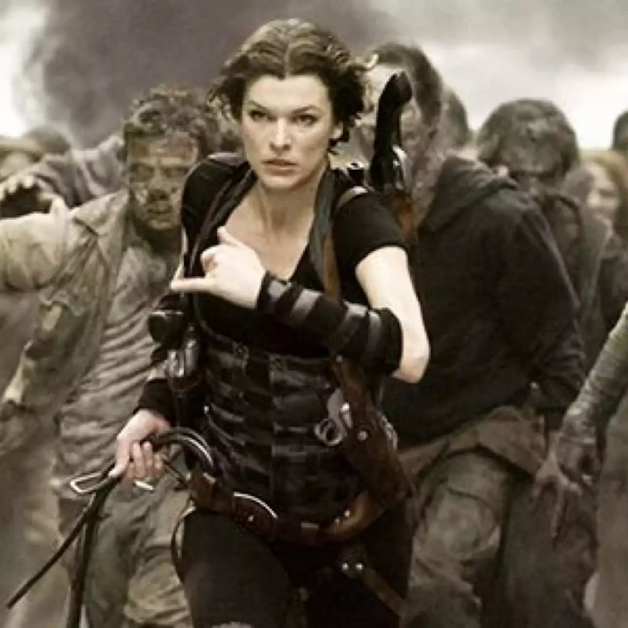Каскадерше фильма Resident Evil: The Final Chapter ампутируют руку Каскадерше фильма Resident Evil: The Final Chapter ампутируют руку