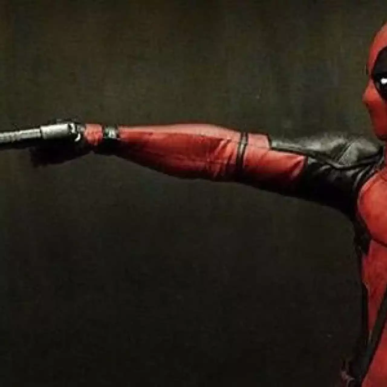 Смотрим приличную и неприличную версию трейлера Deadpool Смотрим приличную и неприличную версию трейлера Deadpool