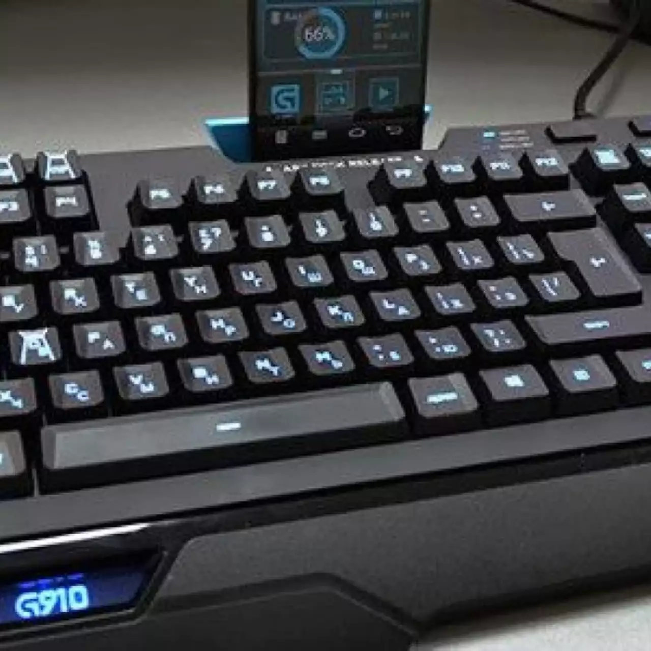 Новейшие клавиатуры Logitech укомплектуют кодом на загрузку The Division Новейшие клавиатуры Logitech укомплектуют кодом на загрузку The Division