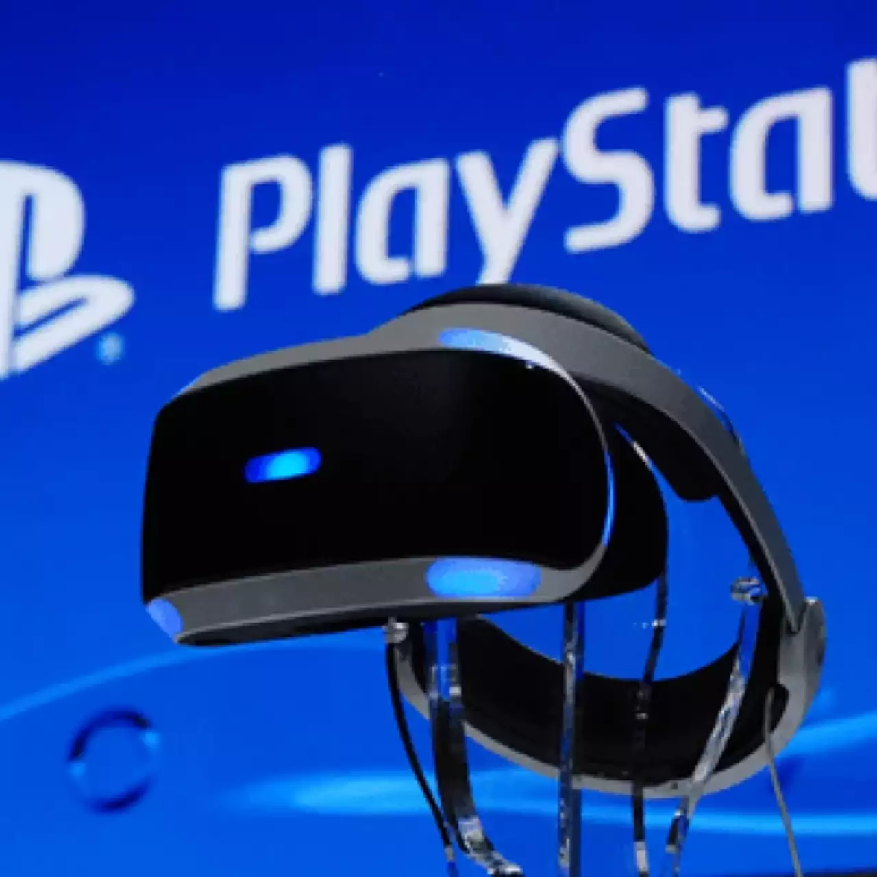Первую партию PlayStation VR в Европе распродали за 10 минут Первую партию PlayStation VR в Европе распродали за 10 минут