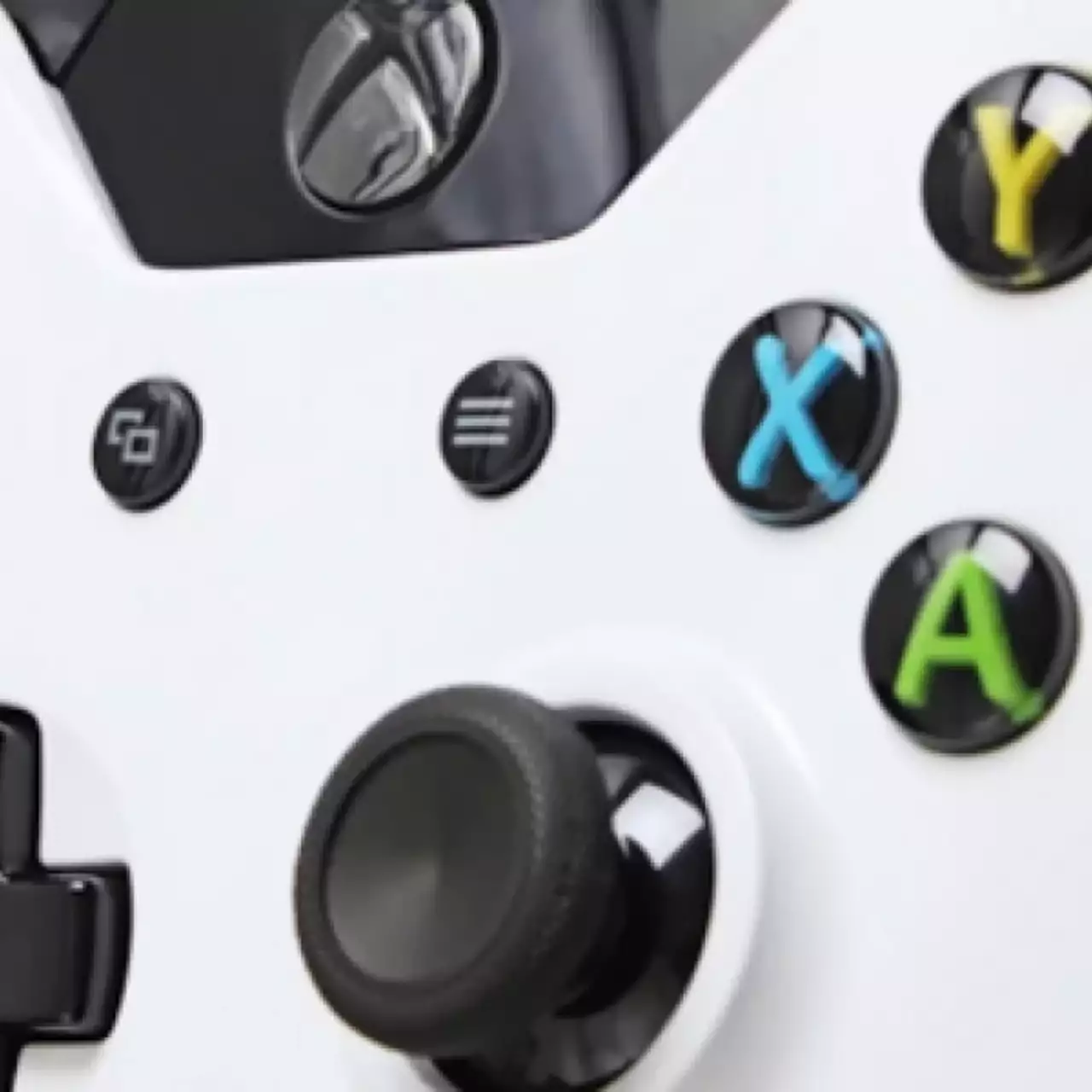 Xbox One Slim получит почти вдвое меньший корпус и диск на 2 ТБ Xbox One Slim получит почти вдвое меньший корпус и диск на 2 ТБ