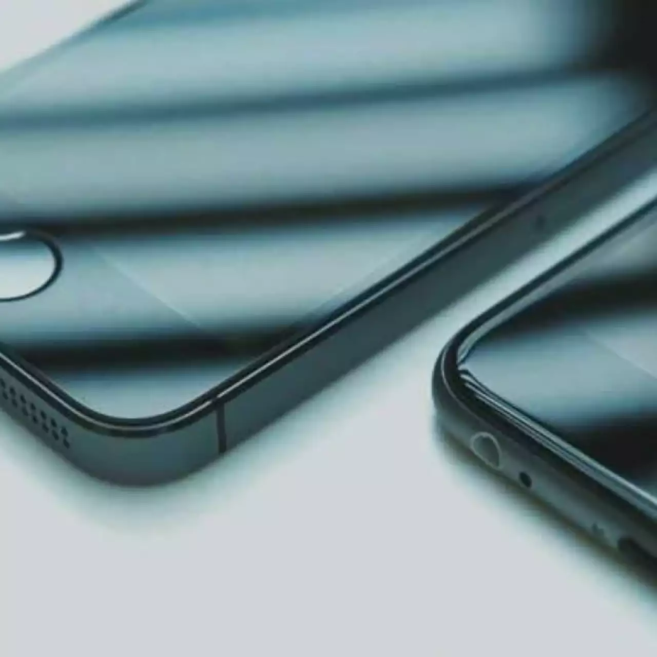 Бизнесмен потребовал у Apple 10 миллиардов за кражу идеи iPhone Бизнесмен потребовал у Apple 10 миллиардов за кражу идеи iPhone