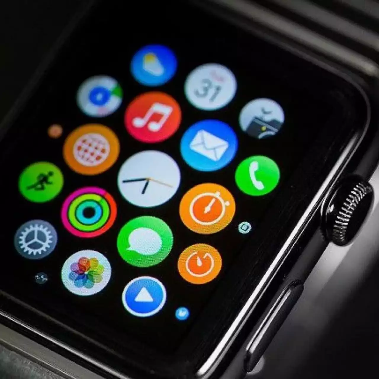 Apple рассказала про Apple Watch 2