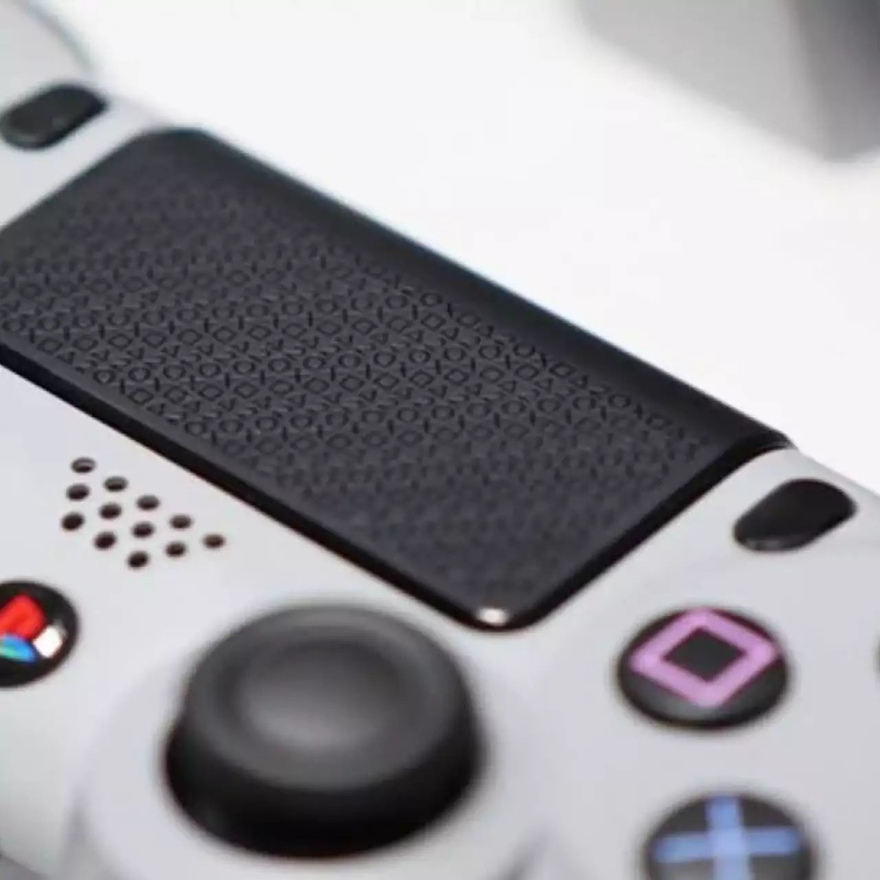 Элитный DualShock 4 не выйдет, потому что Sony не хочет разделять геймеров Элитный DualShock 4 не выйдет, потому что Sony не хочет разделять геймеров