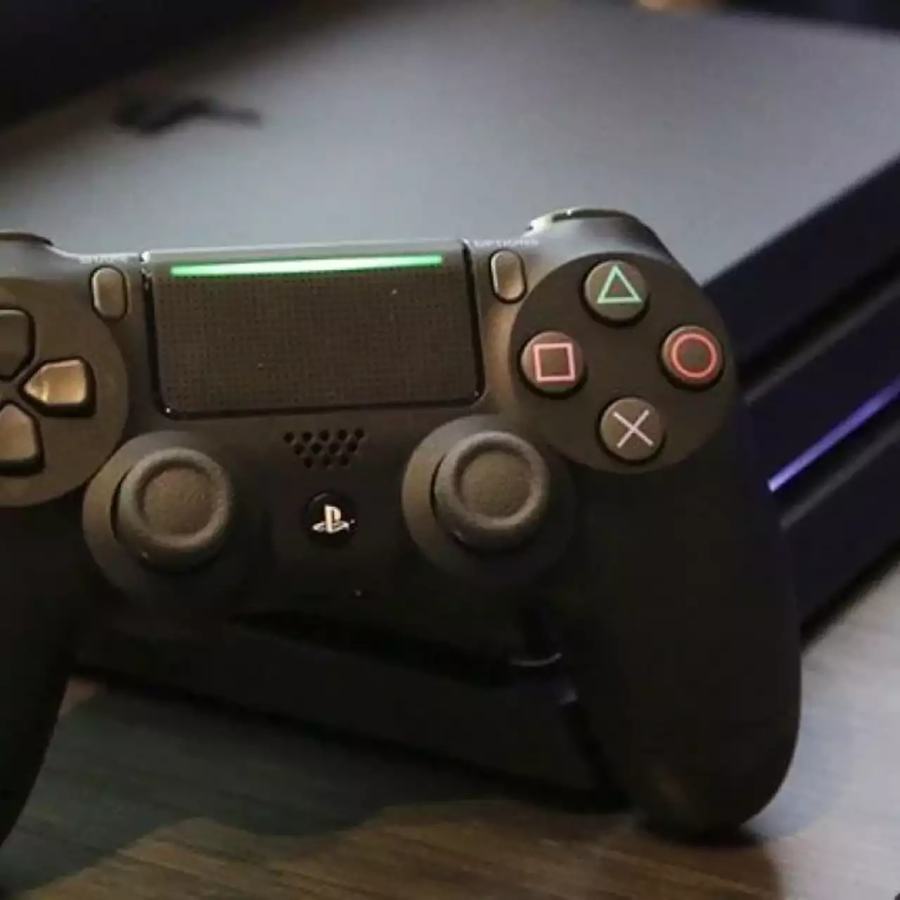 В рекламных роликах PS4 Pro показали всю мощь консоли