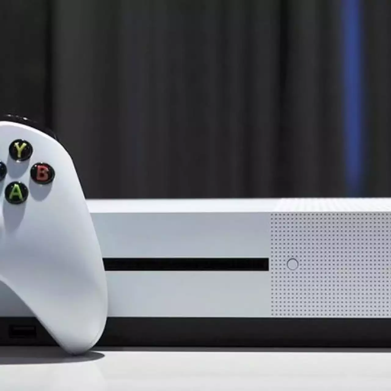 Microsoft уверяет, что благодаря Xbox Scorpio будет поддерживать Xbox One долгие годы Microsoft уверяет, что благодаря Xbox Scorpio будет поддерживать Xbox One долгие годы