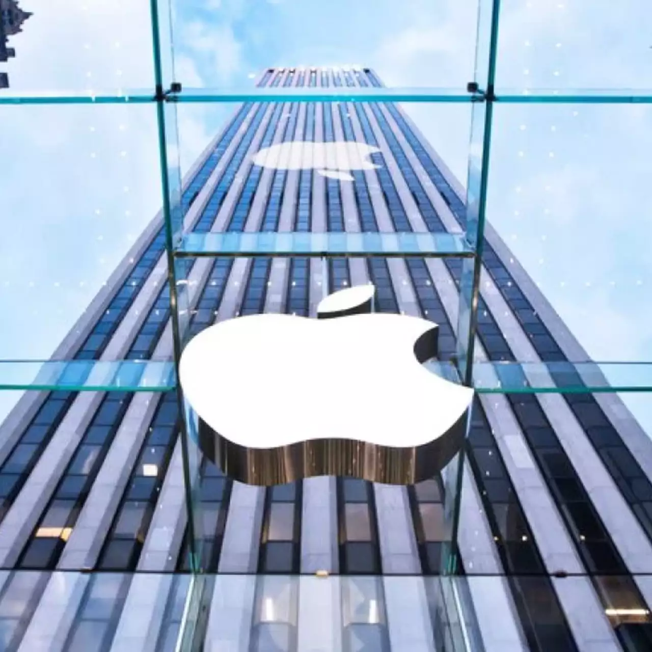 Антимонопольный орган России обвинил Apple в поднятии цен на iPhone Антимонопольный орган России обвинил Apple в поднятии цен на iPhone