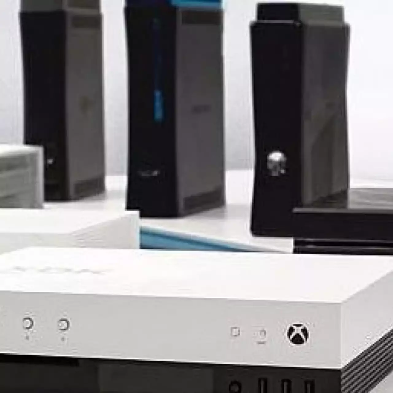 Опубликованы первые изображения прототипа девкита Xbox Scorpio Опубликованы первые изображения прототипа девкита Xbox Scorpio
