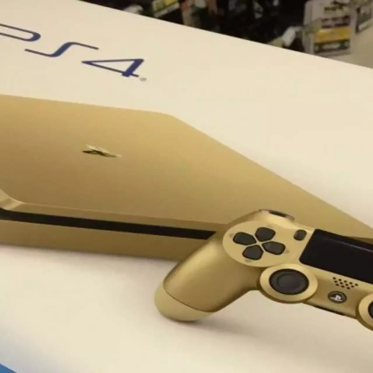 Золотая версия PS4 Slim выйдет на следующей неделе Золотая версия PS4 Slim выйдет на следующей неделе