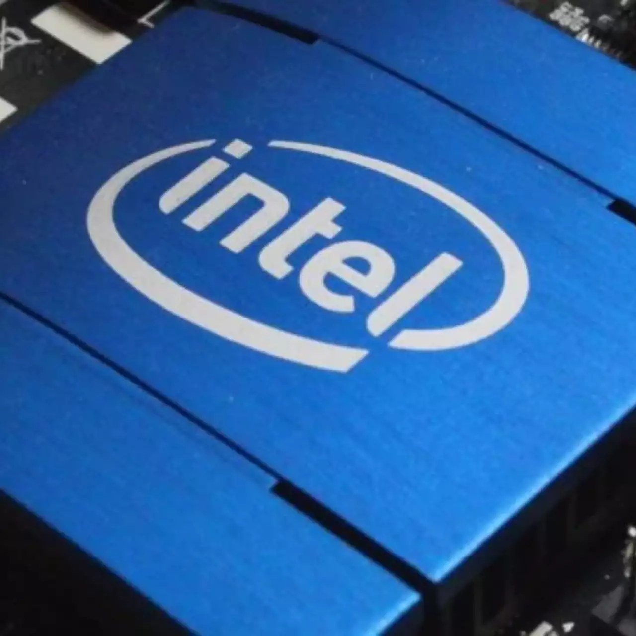 Intel опубликовала характеристики процессоров Core i5, i7 и i9 семейства Skylake-X Intel опубликовала характеристики процессоров Core i5, i7 и i9 семейства Skylake-X