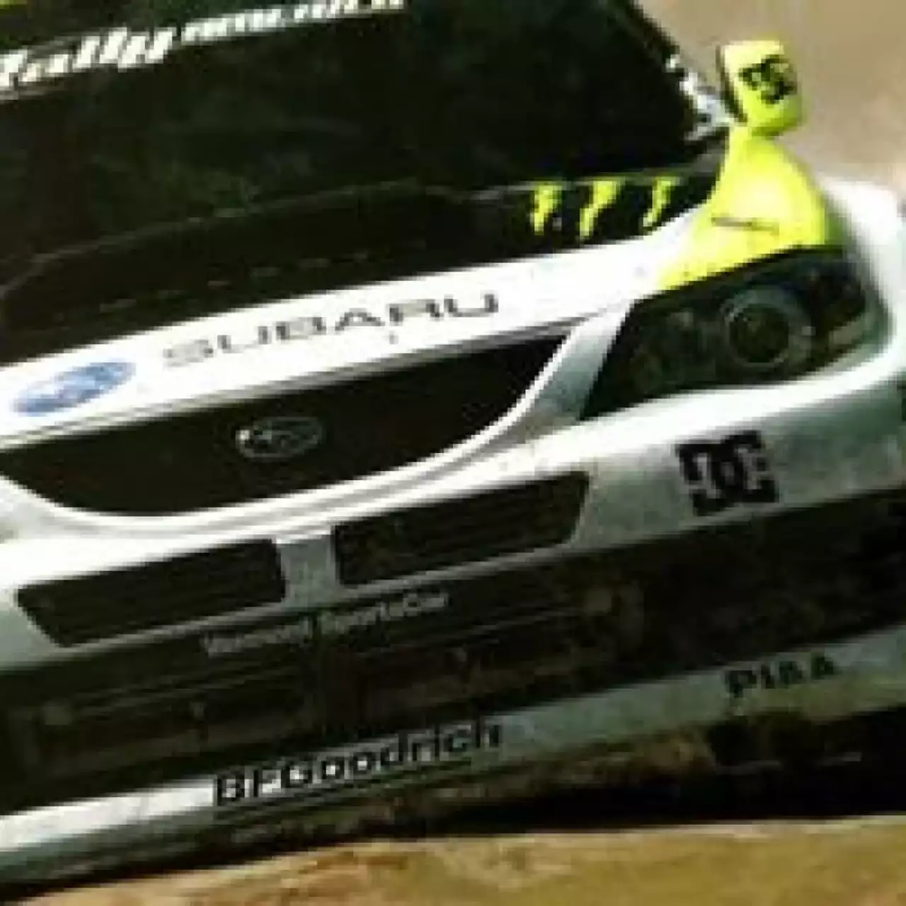 DiRT 3 будут дополнять трассами и машинами