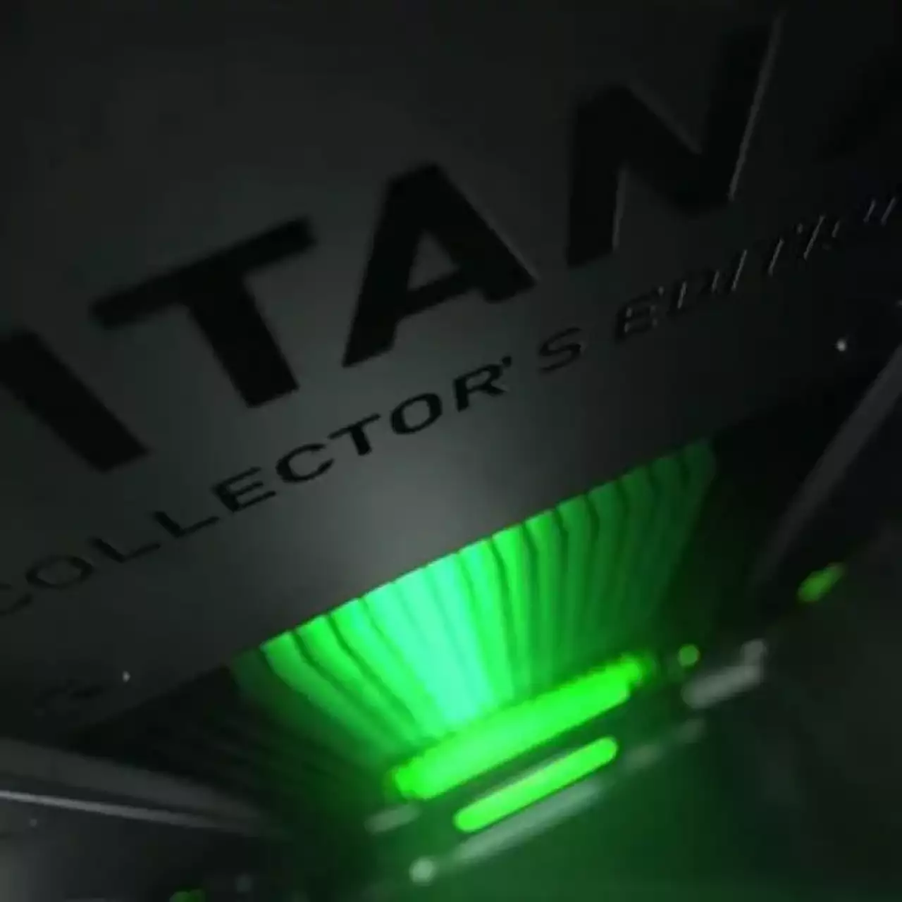 Nvidia показала коллекционную TITAN X — предположительно самую дорогую видеокарту GeForce 10 серии Nvidia показала коллекционную TITAN X — предположительно самую дорогую видеокарту GeForce 10 серии