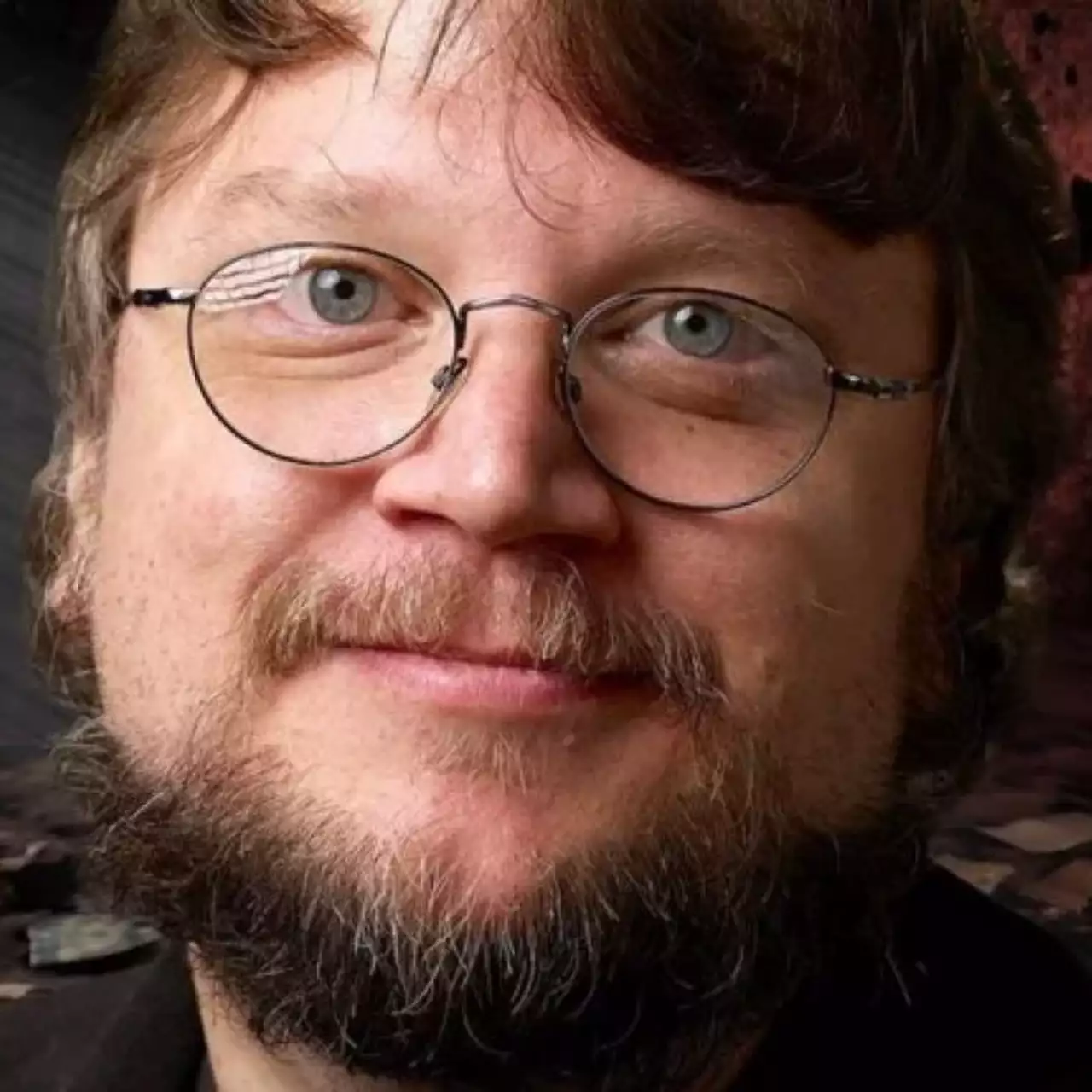 Вместо подробностей Death Stranding Гильермо дель Торо получает от Хидэо Кодзимы игрушки Вместо подробностей Death Stranding Гильермо дель Торо получает от Хидэо Кодзимы игрушки