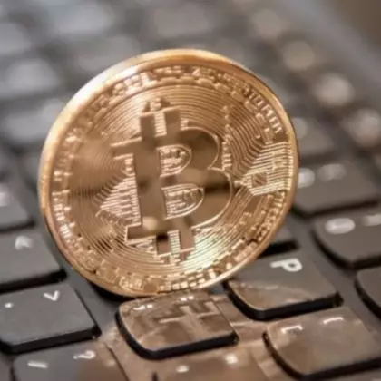 Курс биткоина опустился до 13 000 $. Криптовалюта продолжает стремительно падать