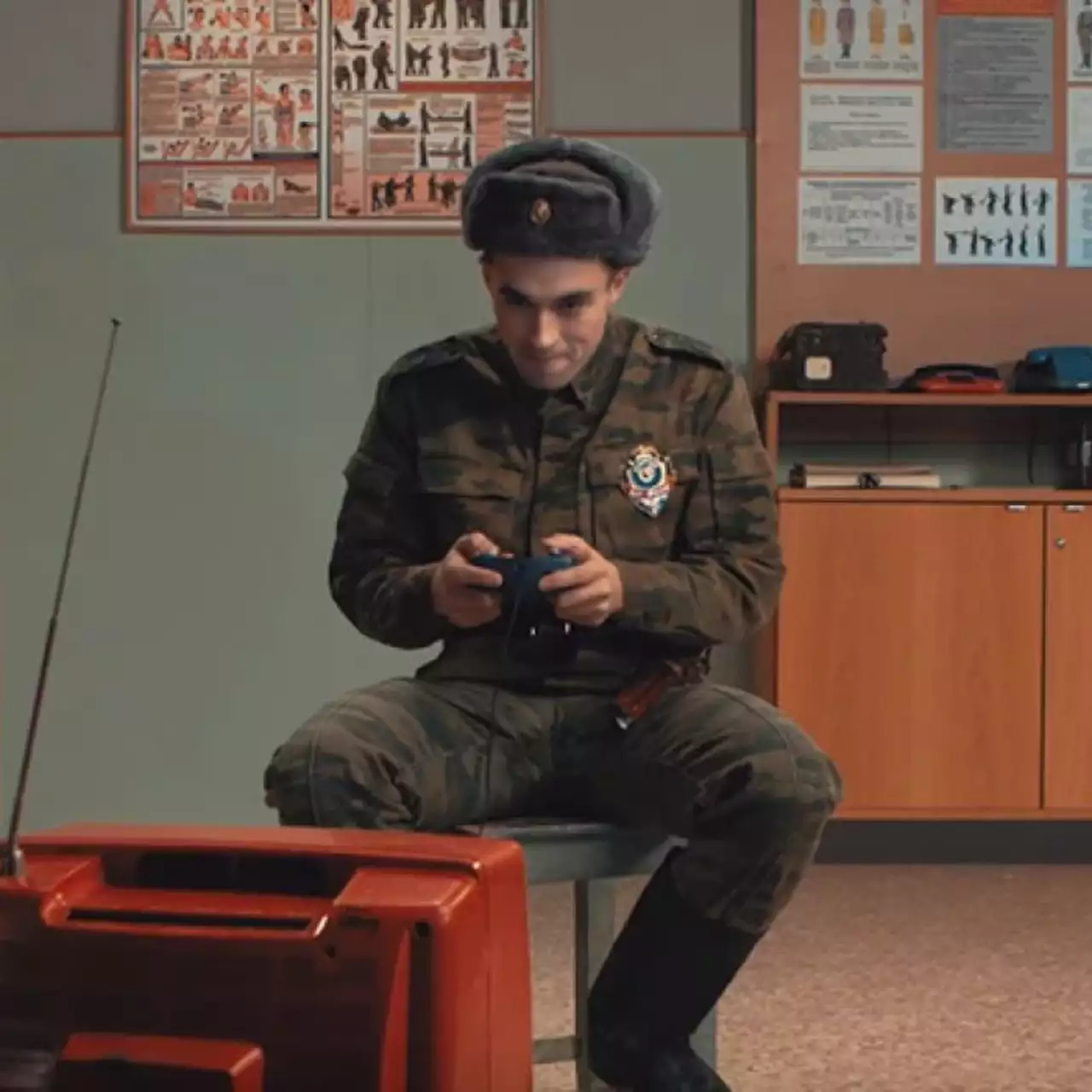 В российской рекламе Super Mario Odyssey показали, что играть можно даже в армии В российской рекламе Super Mario Odyssey показали, что играть можно даже в армии