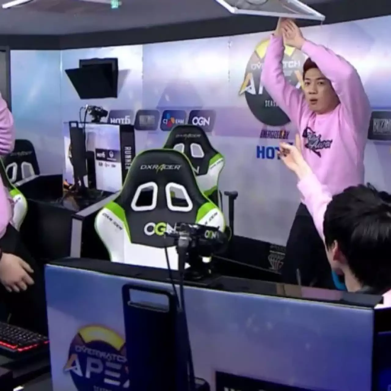 Команда игроков в Overwatch Lunatic-Hai объявила о своем роспуске Команда игроков в Overwatch Lunatic-Hai объявила о своем роспуске