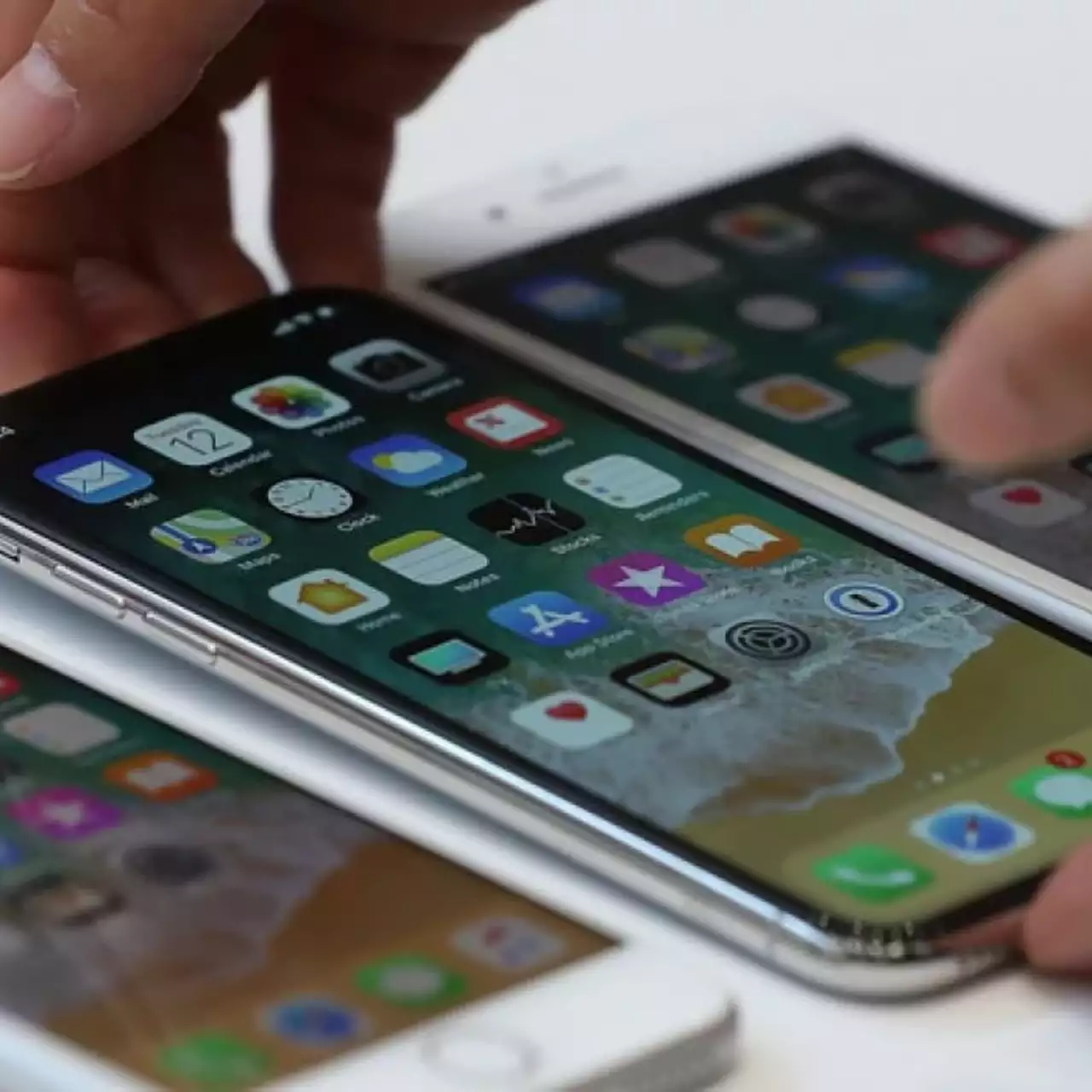 Преемник iPhone X может выйти в этом году с OLED-экраном диагональю 6.5 дюйма