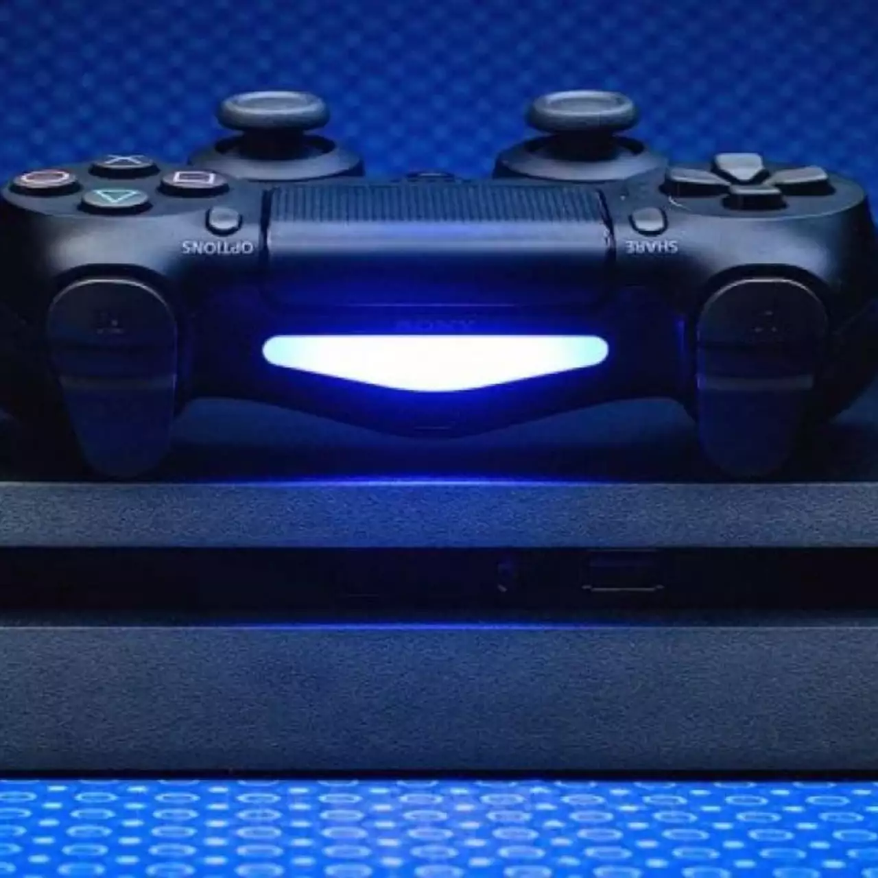 Хакер взломал PS4 с прошивкой 5.00 через режим покоя Хакер взломал PS4 с прошивкой 5.00 через режим покоя