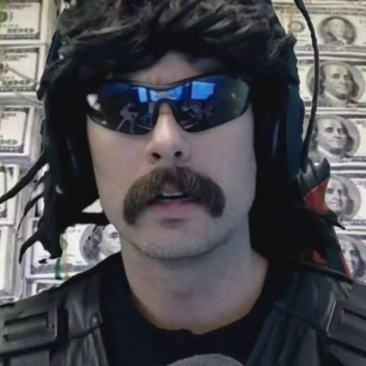 Возвращение популярного стримера Dr.Disrespect сломало Twitch и вызвало много недовольства Возвращение популярного стримера Dr.Disrespect сломало Twitch и вызвало много недовольства