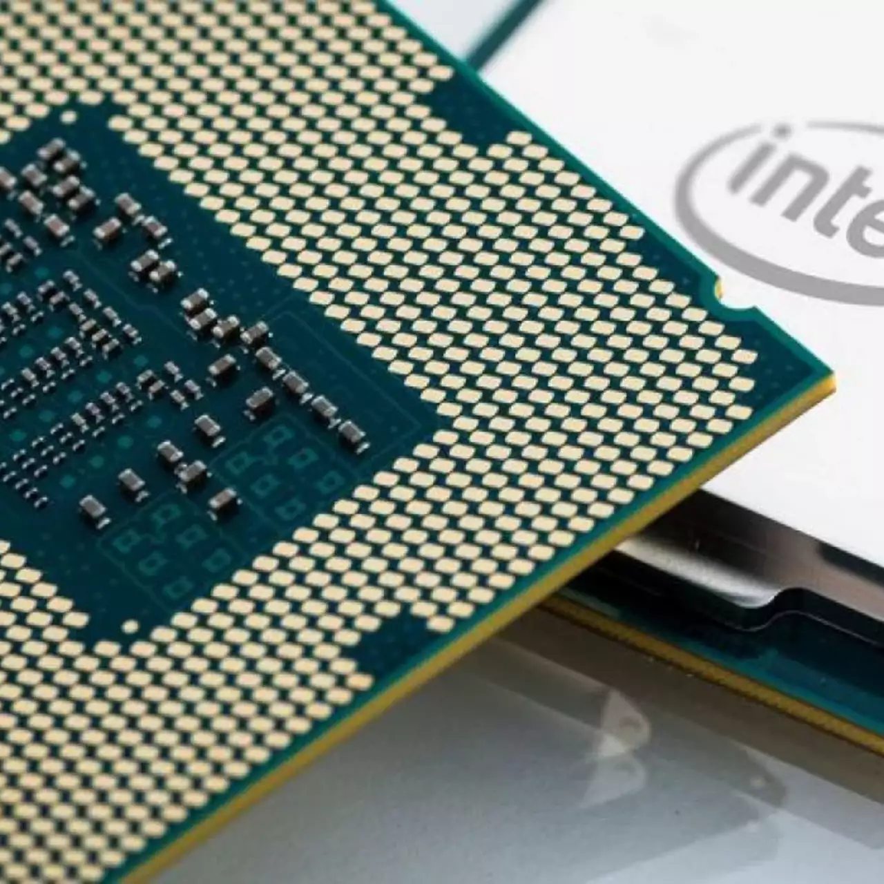 Новый драйвер Intel автоматически настраивает параметры в играх Новый драйвер Intel автоматически настраивает параметры в играх