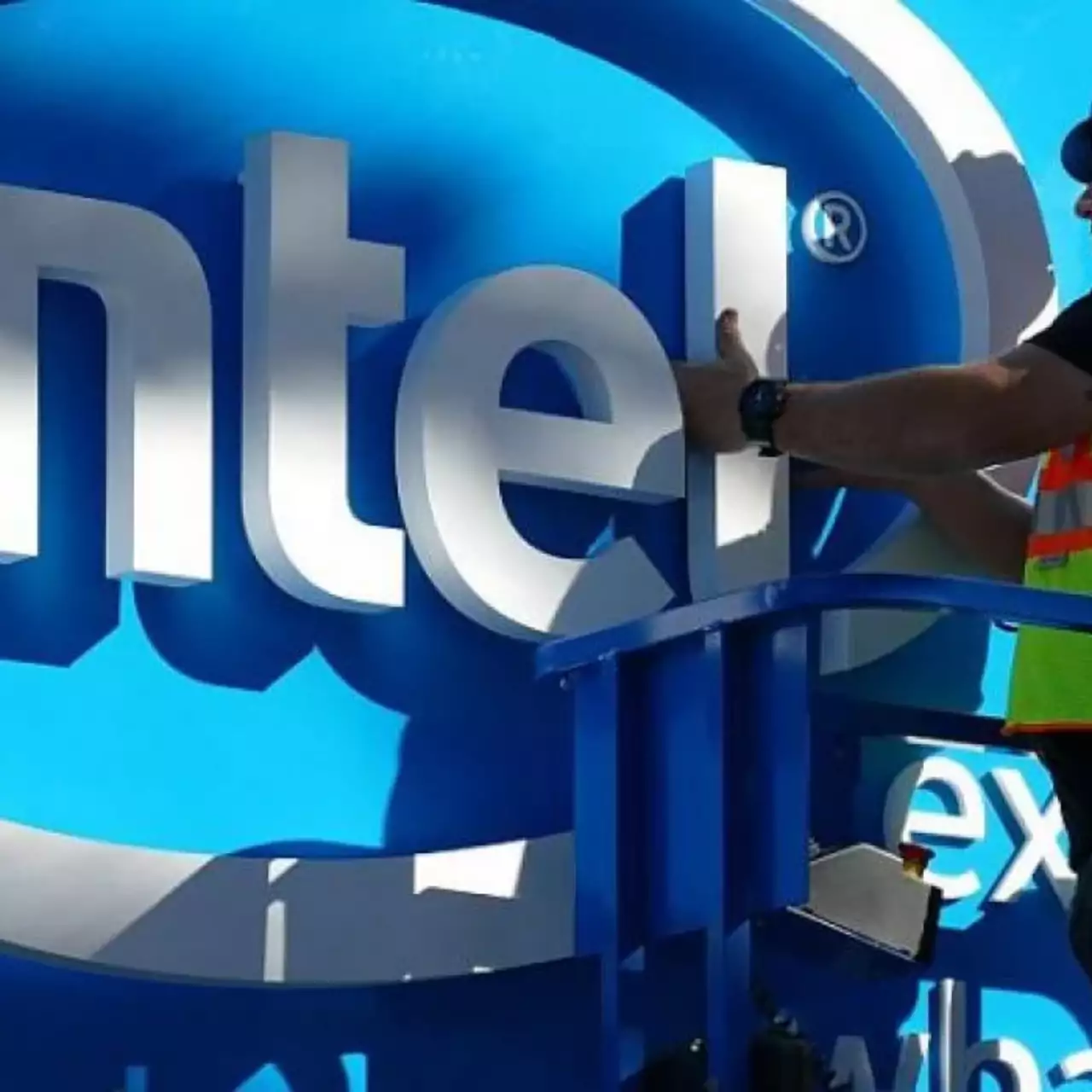 Против Intel подали 32 иска из-за уязвимостей в процессорах Против Intel подали 32 иска из-за уязвимостей в процессорах