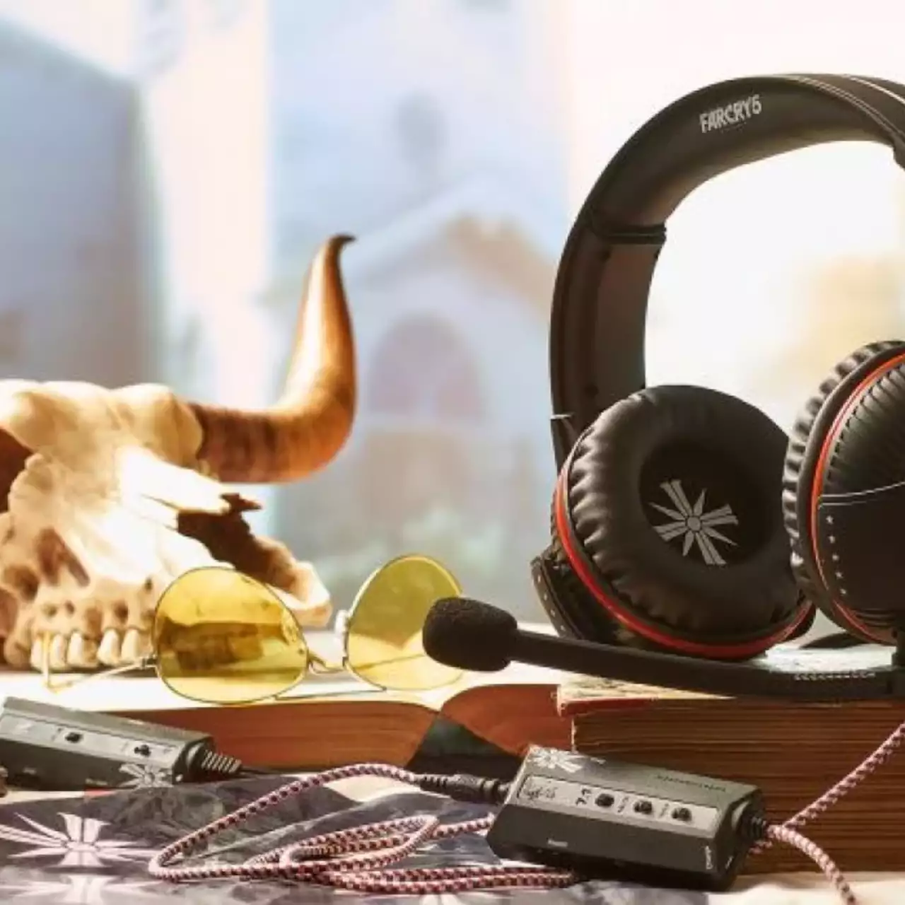 Ubisoft и Thrustmaster выпустят лимитированные наушники в стиле Far Cry 5 Ubisoft и Thrustmaster выпустят лимитированные наушники в стиле Far Cry 5