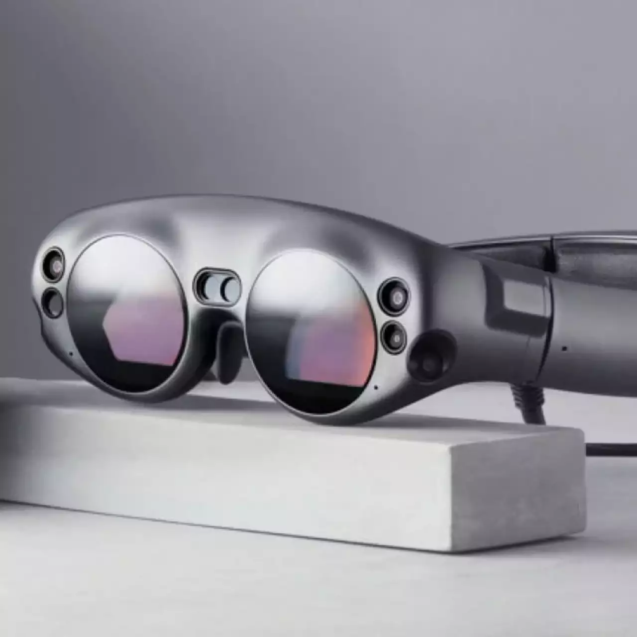 Создатели AR-очков Magic Leap обязали разработчиков держать девкиты в запертых сейфах Создатели AR-очков Magic Leap обязали разработчиков держать девкиты в запертых сейфах