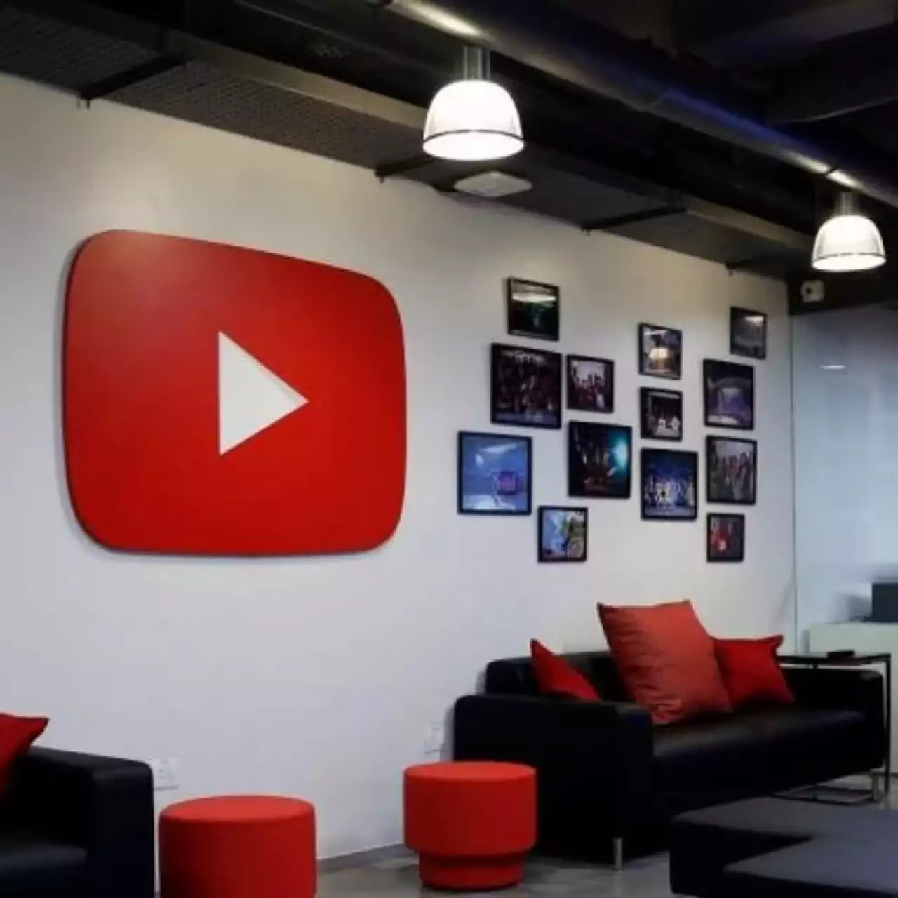 Женщина устроила стрельбу в штаб-квартире YouTube Женщина устроила стрельбу в штаб-квартире YouTube