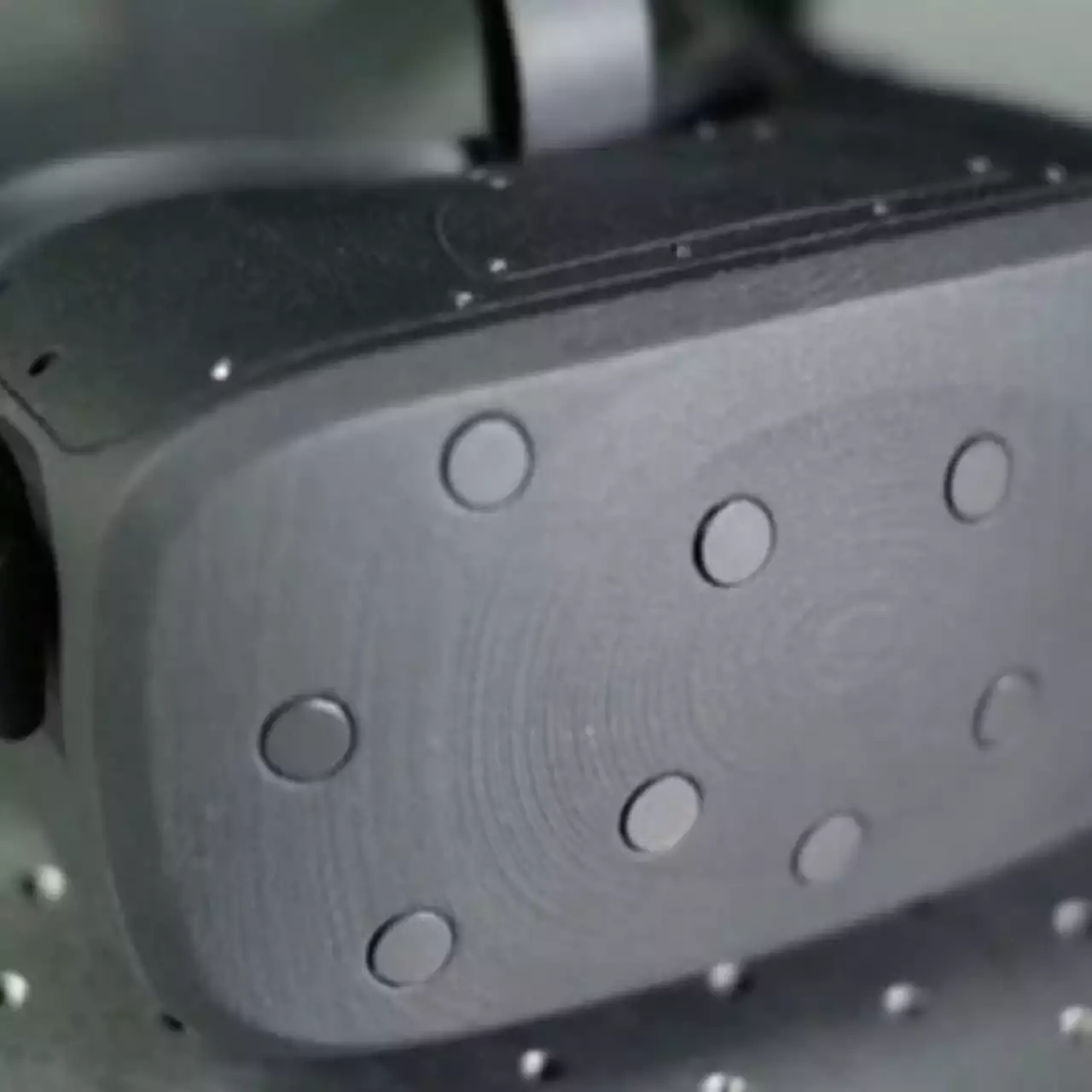 Oculus показала VR-гарнитуру с обзором в 140 градусов и подвижным дисплеем