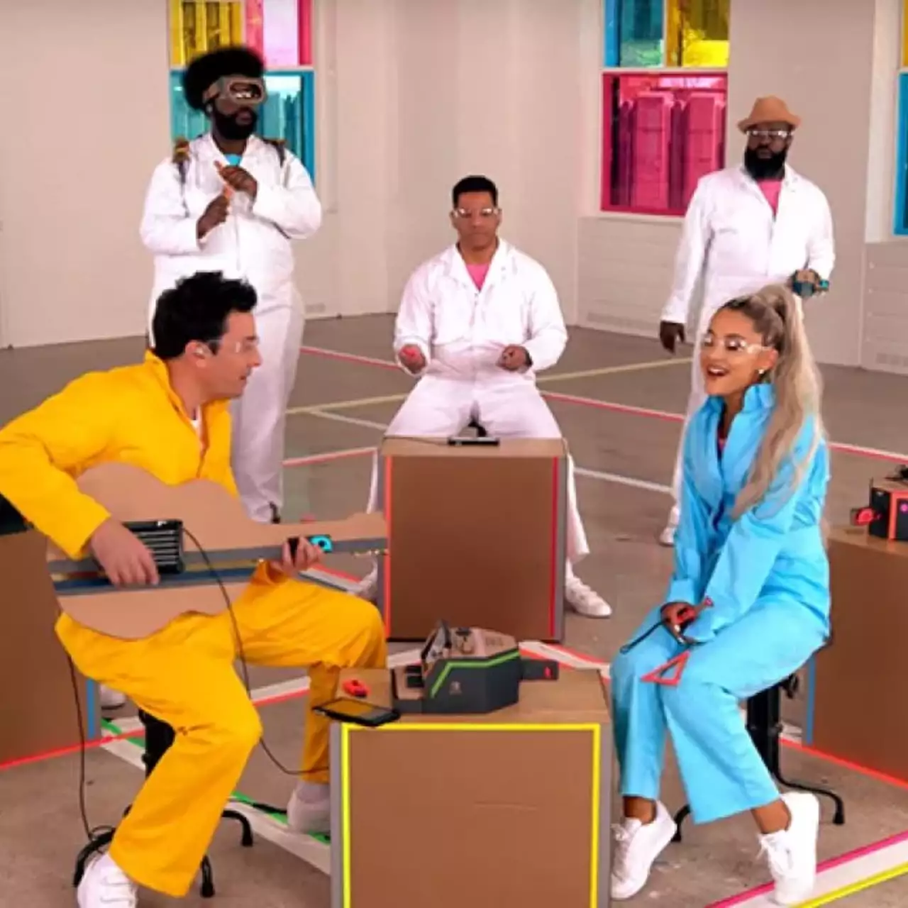 Звезда Nickelodeon спела при помощи Nintendo Labo в своем новом клипе (видео)