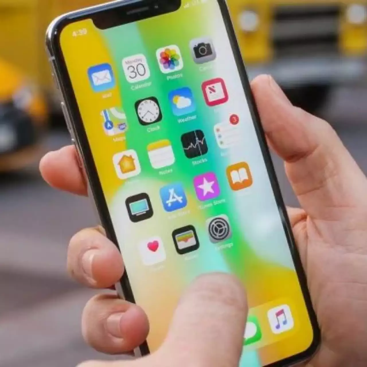 В новый iPhone могут встроить передовые 7-нм чипы В новый iPhone могут встроить передовые 7-нм чипы