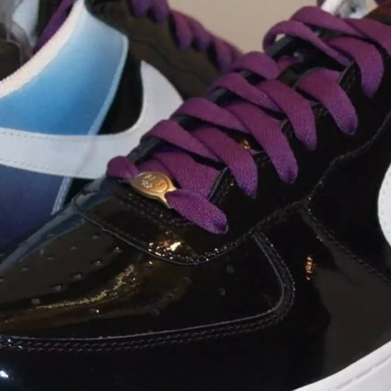 PlayStation и Nike уже в июне выпустят лимитированные кроссовки Air Force 1 PlayStation и Nike уже в июне выпустят лимитированные кроссовки Air Force 1