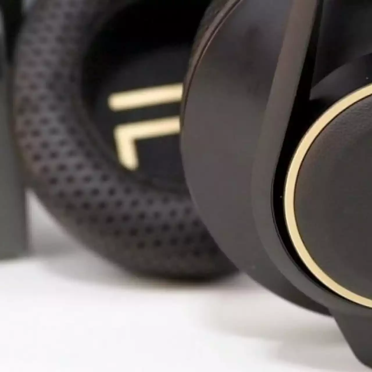 Обзор наушников Plantronics RIG 600 Dolby Atmos — многомерный и реалистичный звук Обзор наушников Plantronics RIG 600 Dolby Atmos — многомерный и реалистичный звук