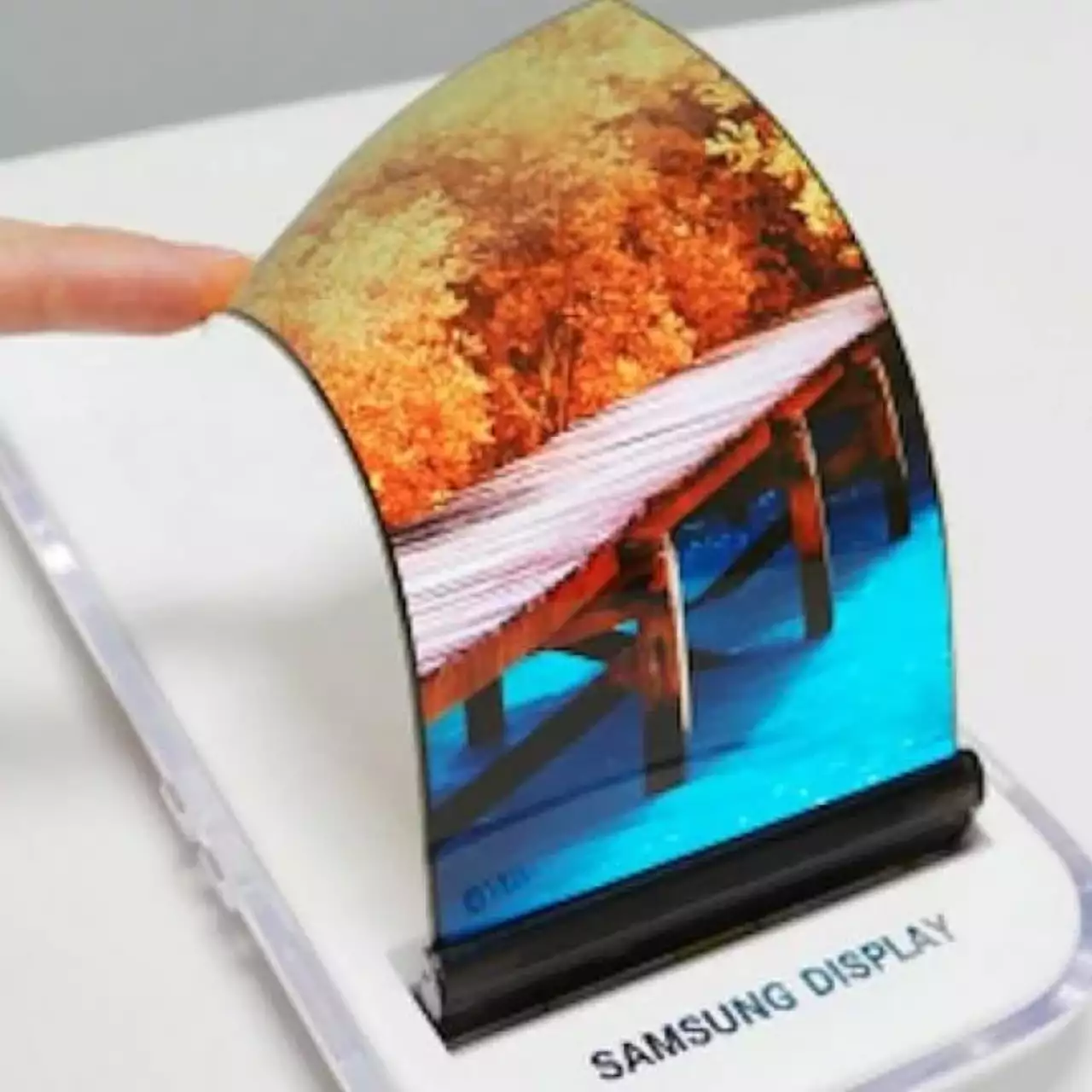 Слух: Samsung Galaxy X со сгибающимся экраном покажут в январе на CES 2019 Слух: Samsung Galaxy X со сгибающимся экраном покажут в январе на CES 2019